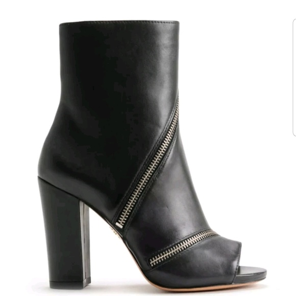 POUR LA VICTOIRE Womens Black Goring Ferris Almond Toe Block Heel Leather Booties